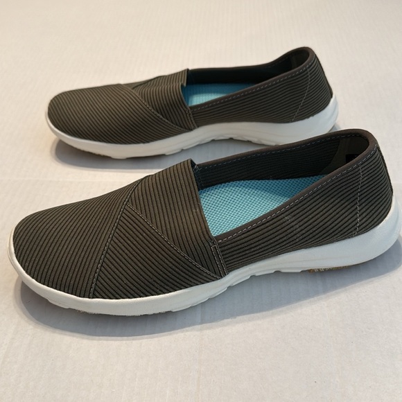 L.L  Bean Women's Green Back Cove Slip-Ons Size 8 - Picture 5 of 12